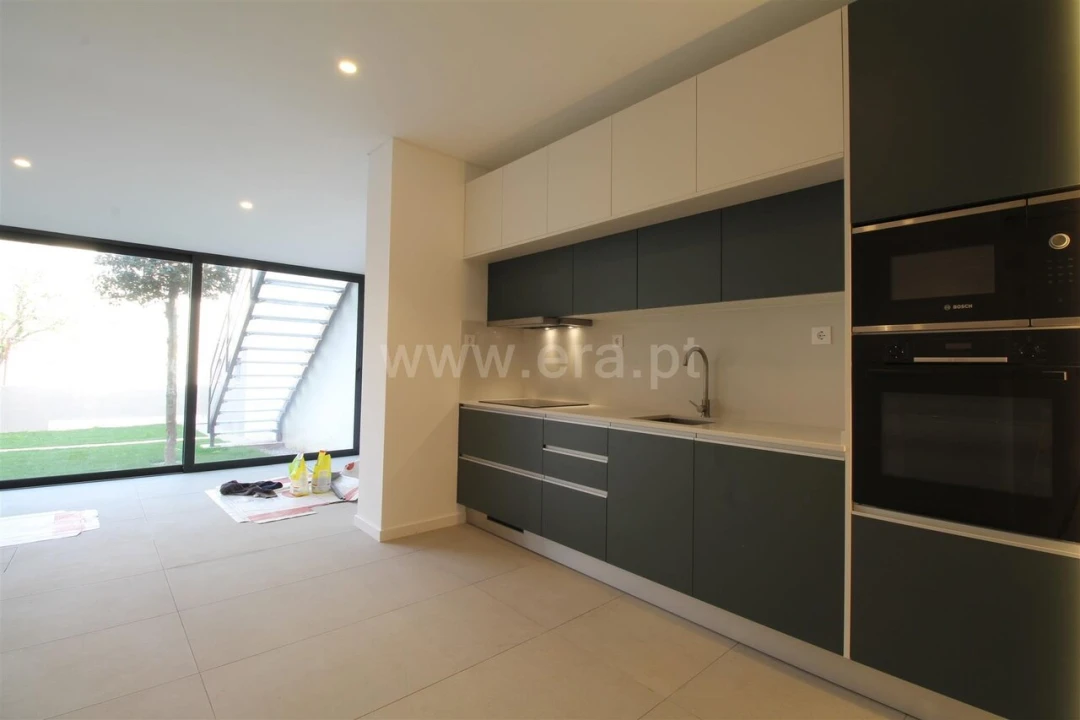 Moradia T2 para Venda em Oliveira do Douro Foto 9