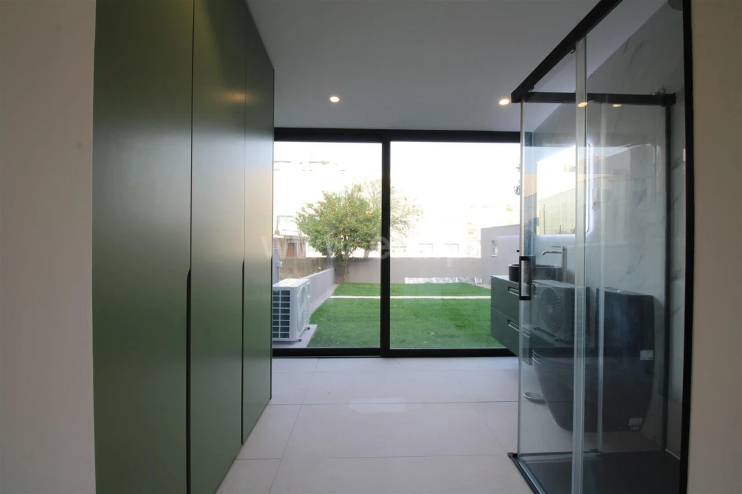 Moradia T2 para Venda em Oliveira do Douro Foto 14