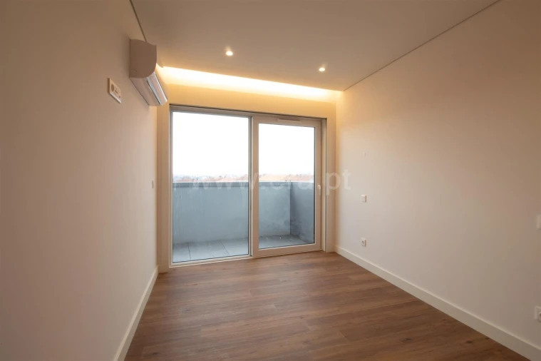 Apartamento T3 para Venda em Oliveira do Douro Foto 14