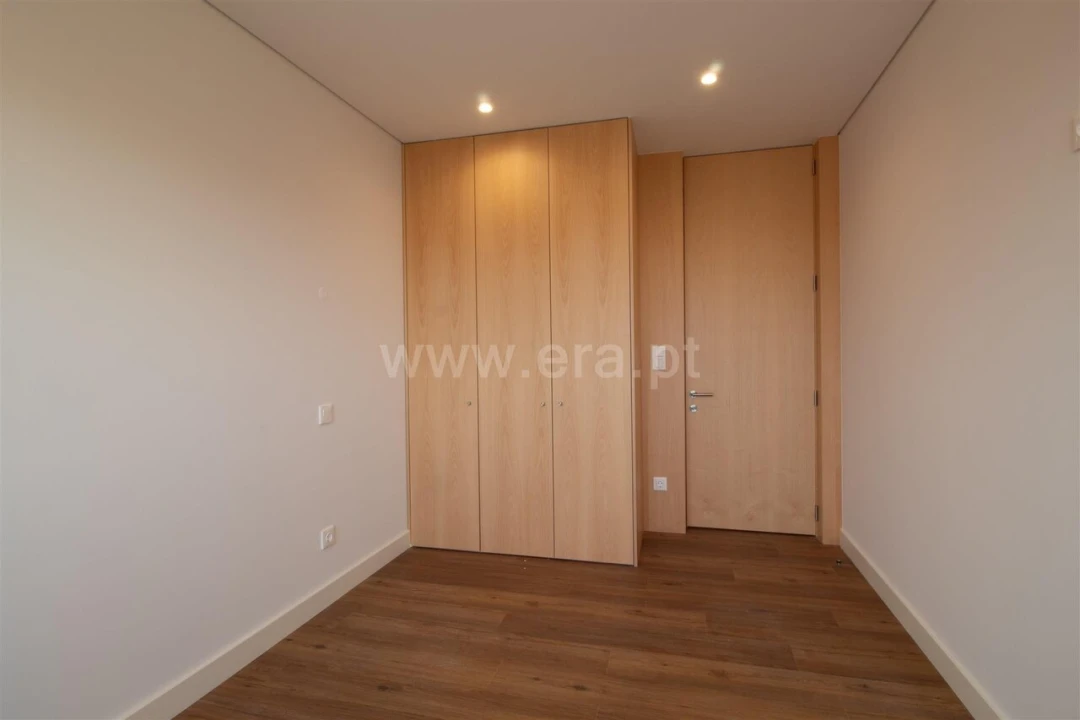 Apartamento T3 para Venda em Oliveira do Douro Foto 16