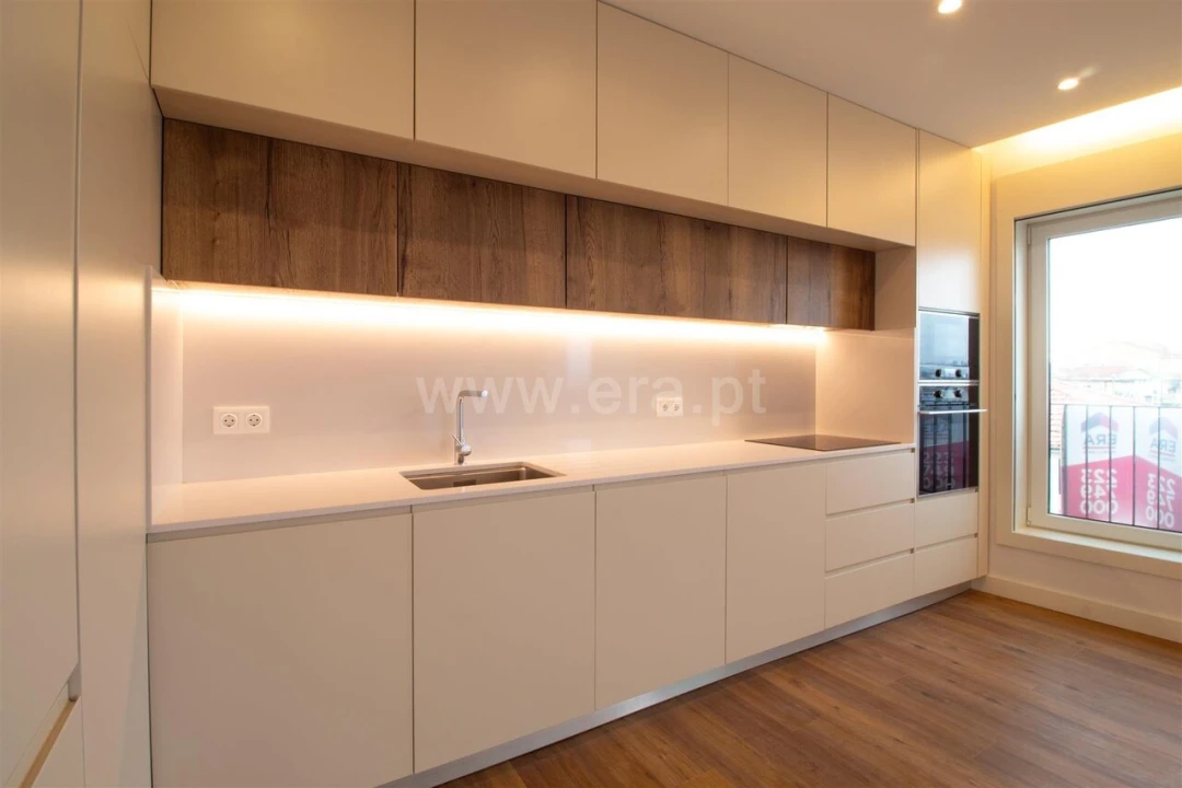 Apartamento T3 para Venda em Oliveira do Douro Foto 7