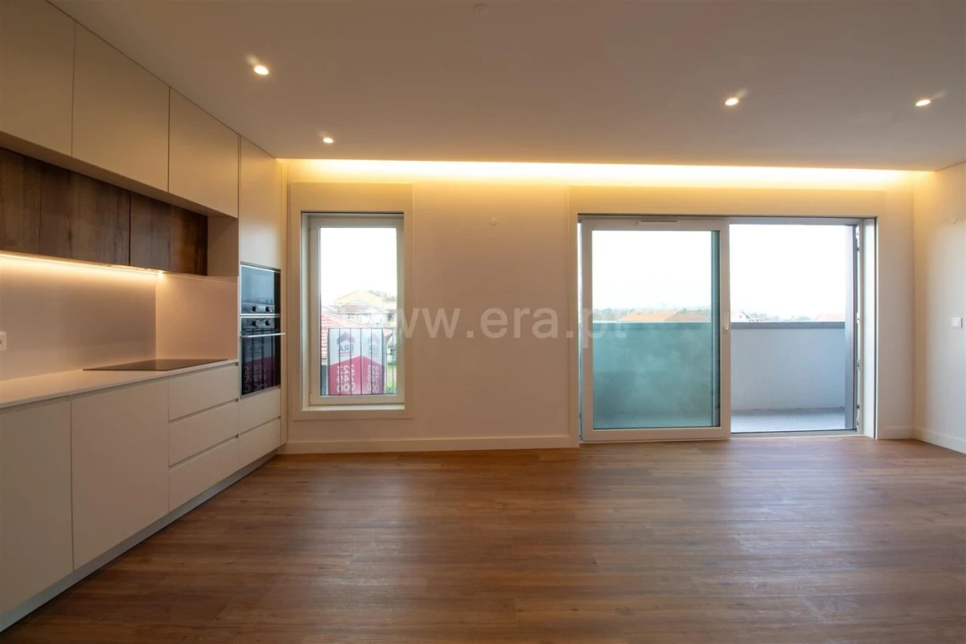 Apartamento T3 para Venda em Oliveira do Douro Foto 4