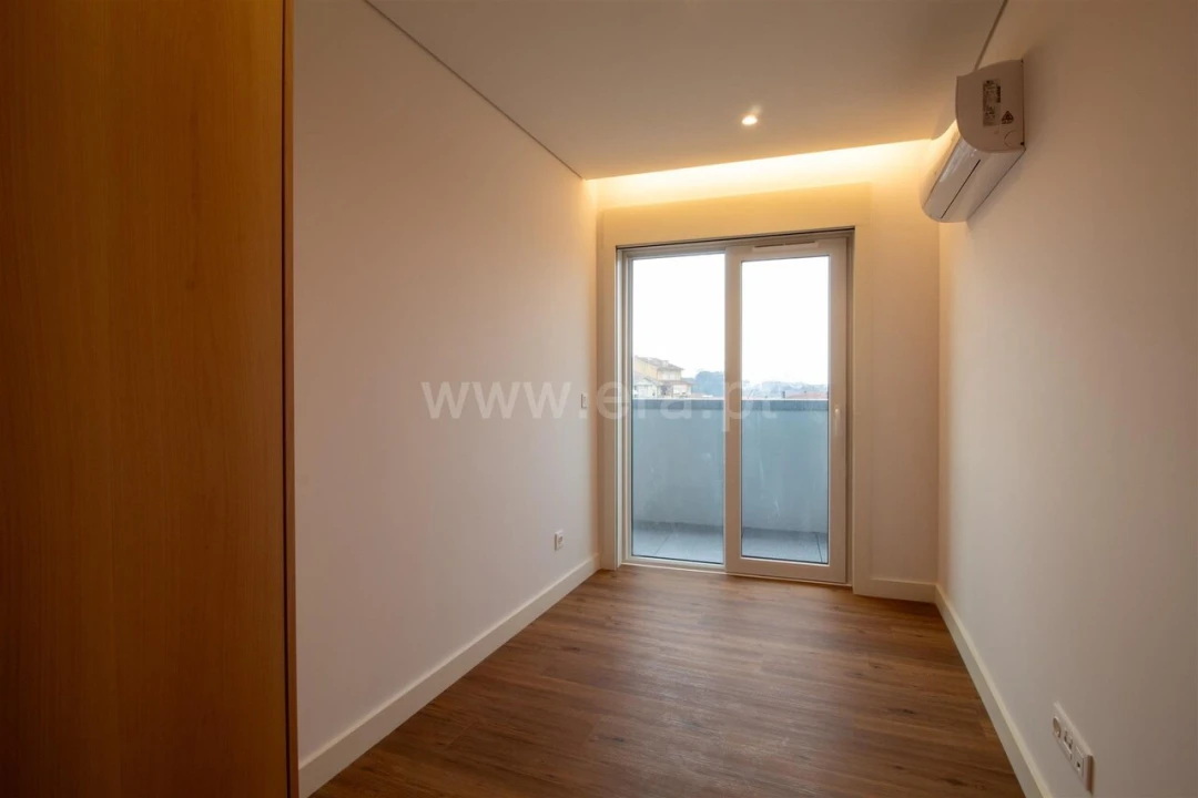 Apartamento T3 para Venda em Oliveira do Douro Foto 11
