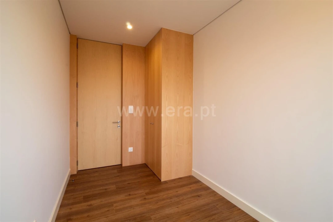 Apartamento T3 para Venda em Oliveira do Douro Foto 12