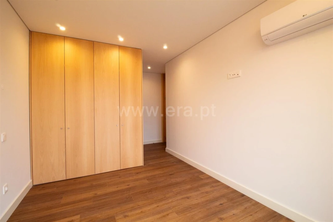 Apartamento T3 para Venda em Oliveira do Douro Foto 18
