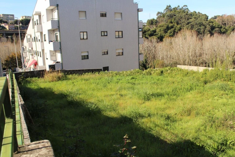 Terreno para Venda em Avintes Foto 4