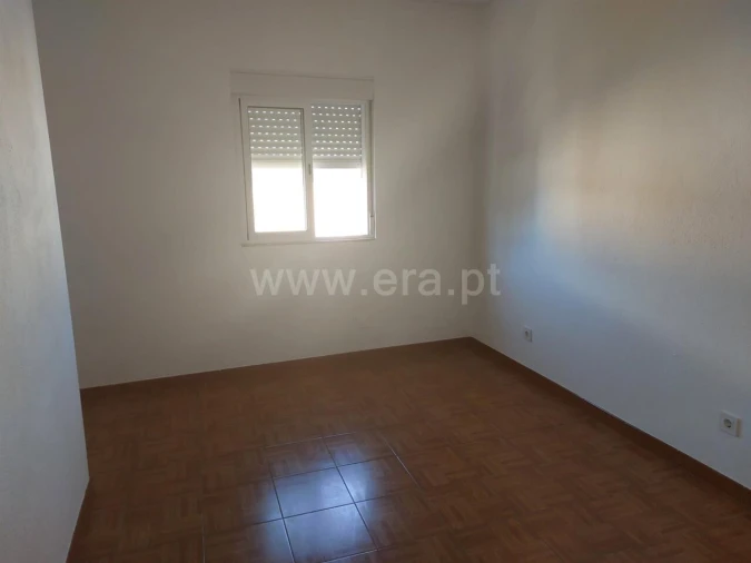 Moradia T3 para Venda em Oliveira do Douro Foto 14