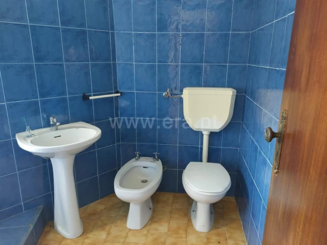 Moradia T3 para Venda em Oliveira do Douro Foto 9