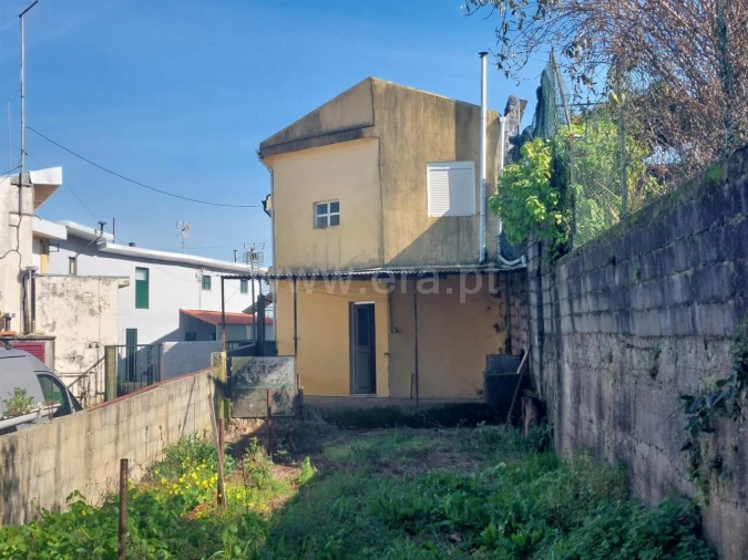 Moradia T3 para Venda em Oliveira do Douro Foto 2