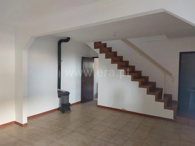 Moradia T3 para Venda em Oliveira do Douro Foto 5