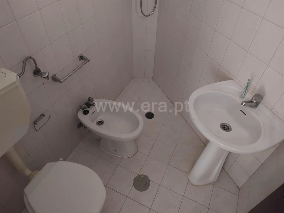 Moradia T3 para Venda em Oliveira do Douro Foto 10