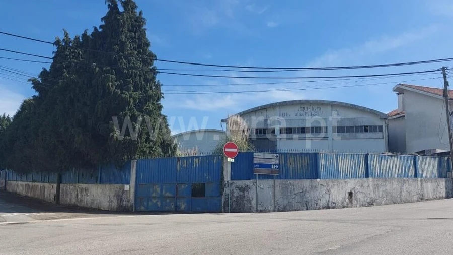 Armazém para Venda em Santa Maria de Lamas