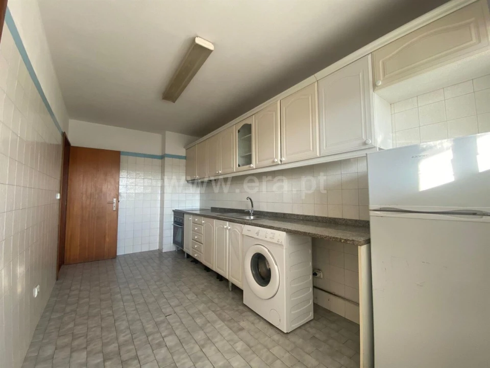 Apartamento T3 para Venda em Vilar de Andorinho Foto 5