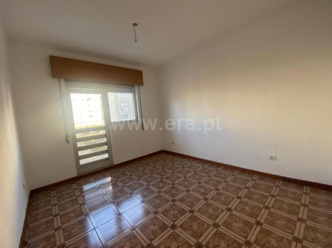 Apartamento T3 para Venda em Vilar de Andorinho Foto 14