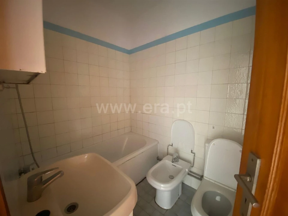 Apartamento T3 para Venda em Vilar de Andorinho Foto 16