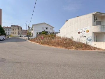 Terreno para Venda em Oliveira do Douro