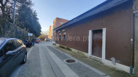 Moradia T2 para Venda em Paranhos