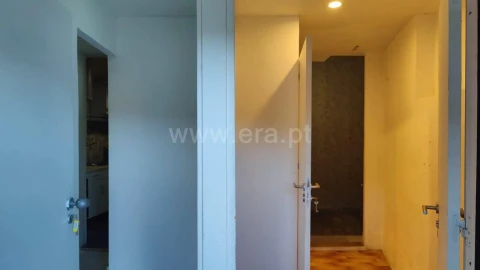 Moradia T2 para Venda em Paranhos