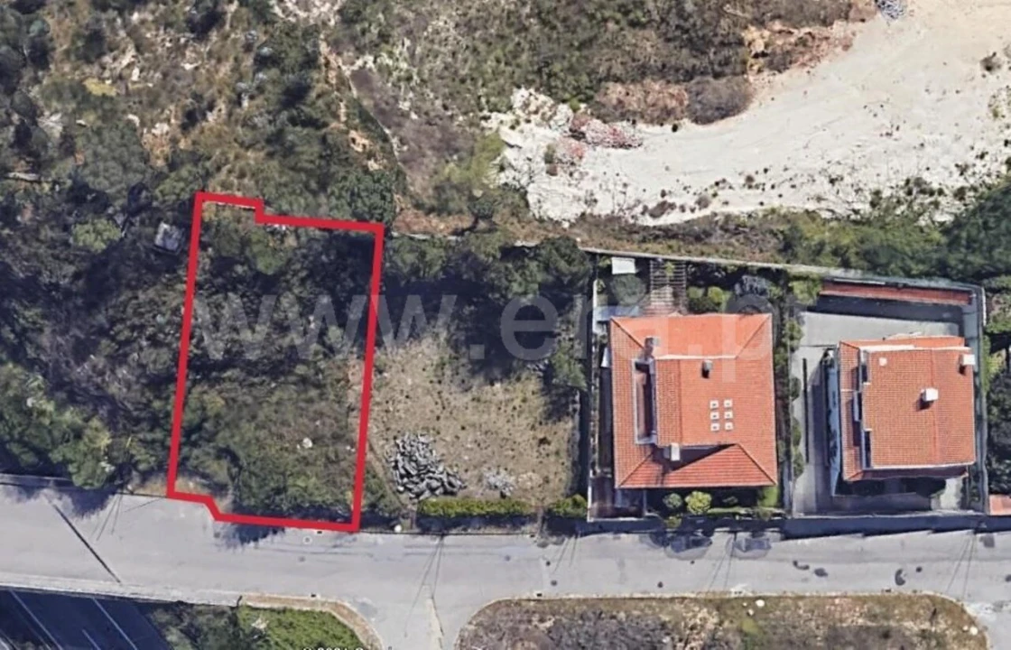 Terreno para Venda em Oliveira do Douro Foto 4