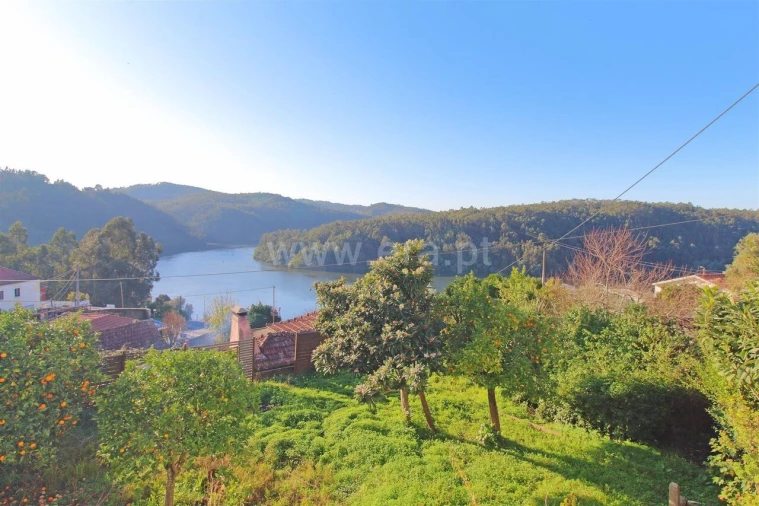 Moradia T4 para Venda em Lomba