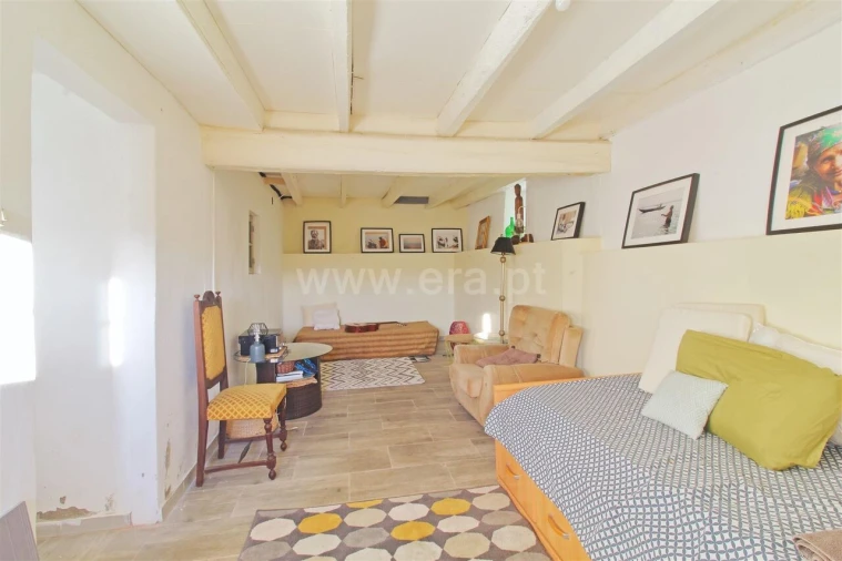 Moradia T4 para Venda em Lomba Foto 18