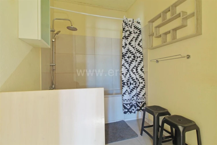 Moradia T4 para Venda em Lomba Foto 15