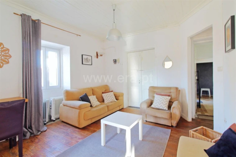 Moradia T4 para Venda em Lomba Foto 5