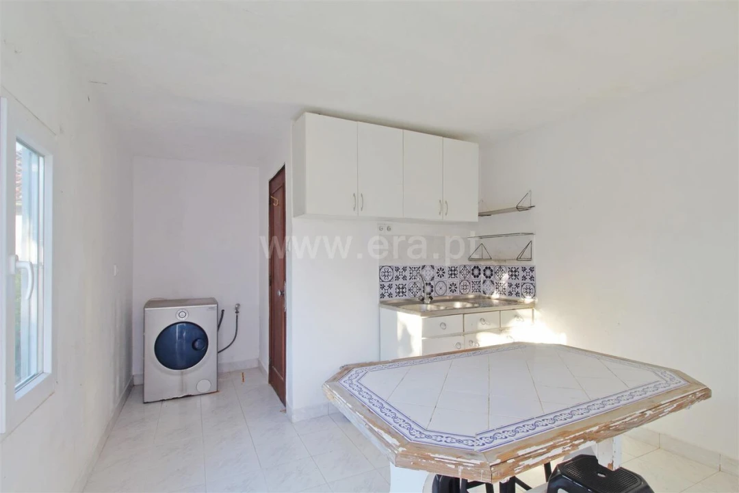 Moradia T4 para Venda em Lomba Foto 17