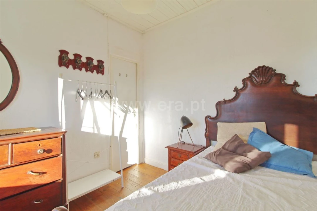 Moradia T4 para Venda em Lomba Foto 2