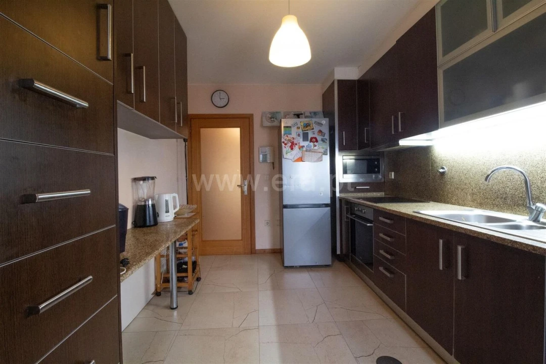 Moradia T3 para Venda em Oliveira do Douro Foto 6