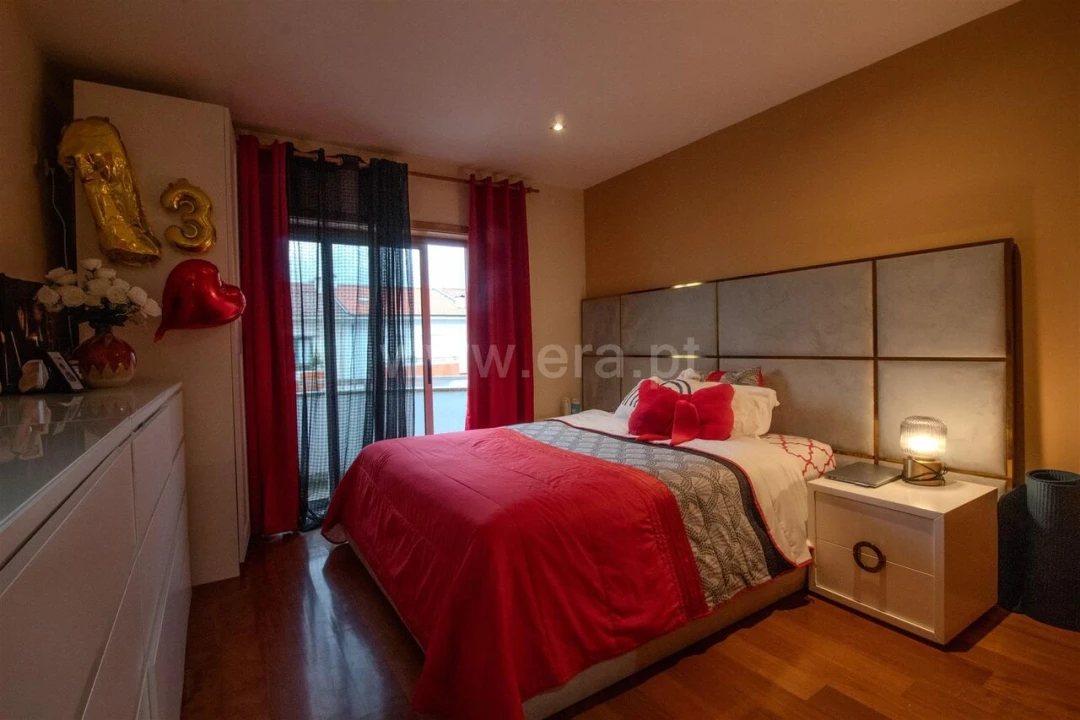 Moradia T3 para Venda em Oliveira do Douro Foto 8