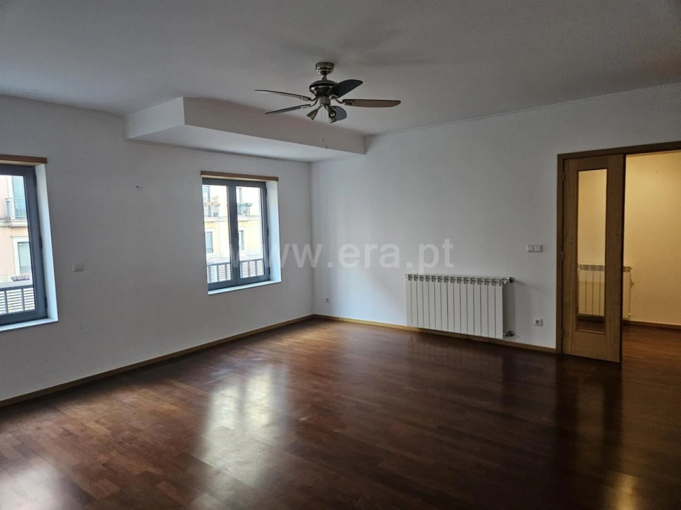 Apartamento T2 para Venda em Oliveira do Douro Foto 1