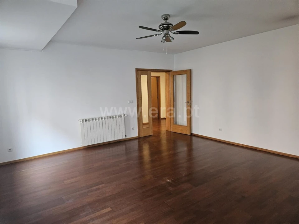 Apartamento T2 para Venda em Oliveira do Douro Foto 3