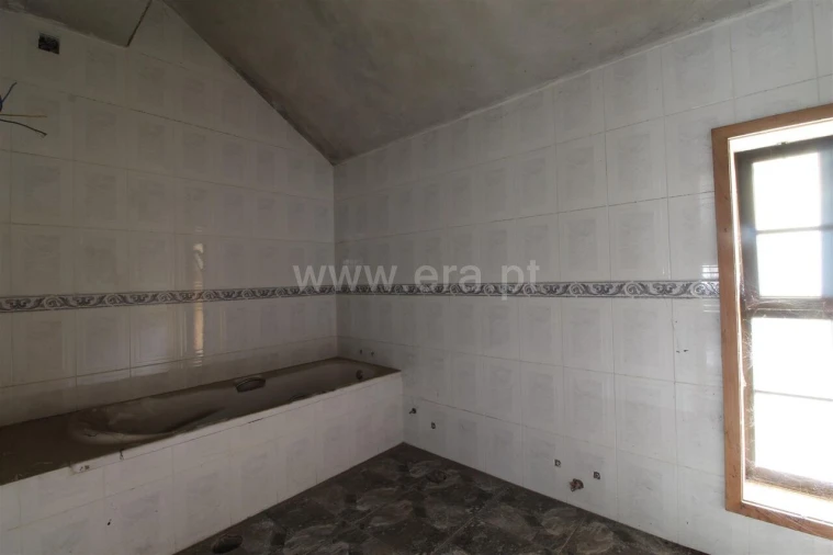 Moradia T6 para Venda em Vilar de Andorinho Foto 14