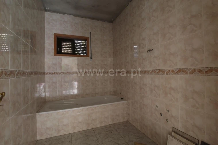 Moradia T6 para Venda em Vilar de Andorinho Foto 9