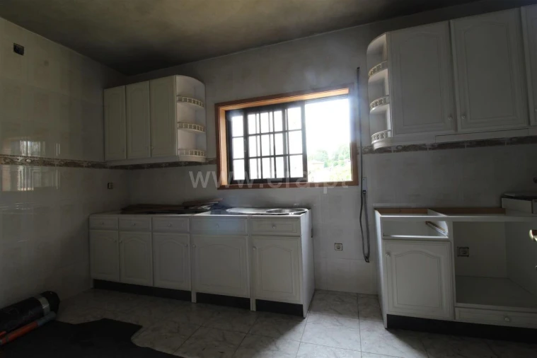 Moradia T6 para Venda em Vilar de Andorinho Foto 8