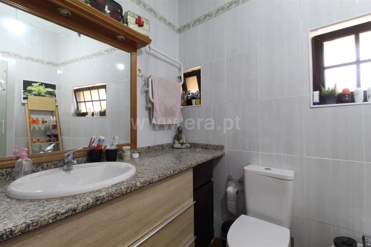 Moradia T6 para Venda em Vilar de Andorinho Foto 7