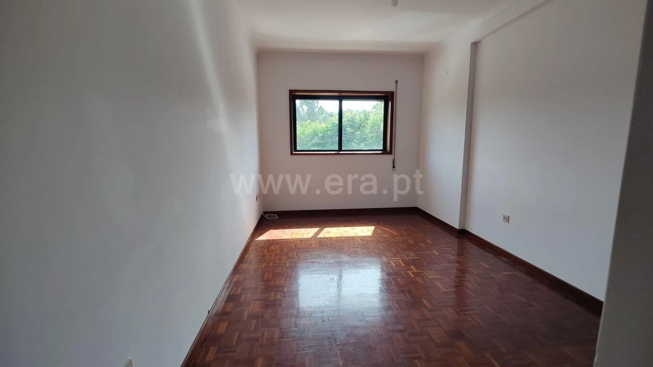 Apartamento T2 para Venda em Vilar de Andorinho Foto 10