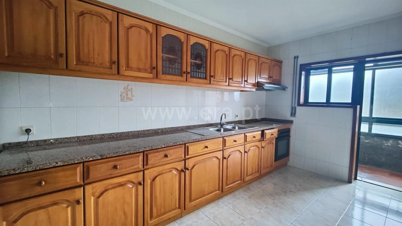 Apartamento T2 para Venda em Vilar de Andorinho Foto 4