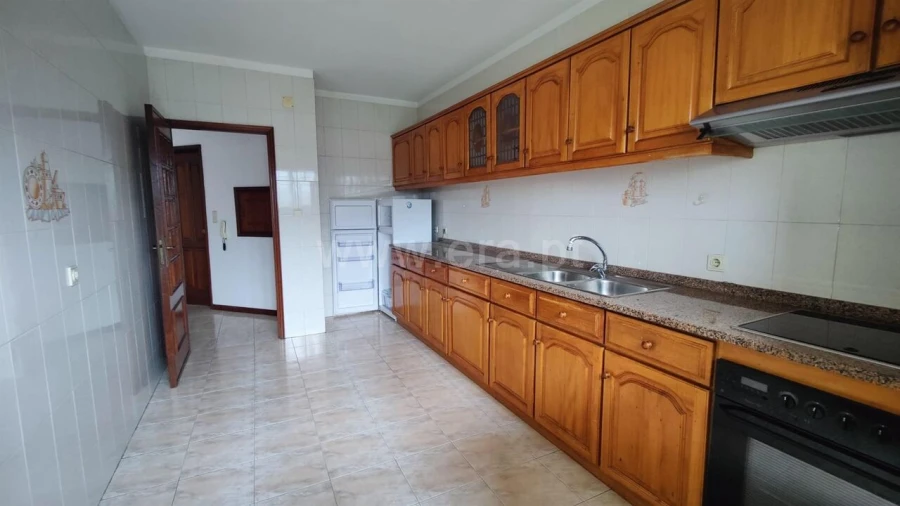 Apartamento T2 para Venda em Vilar de Andorinho Foto 5