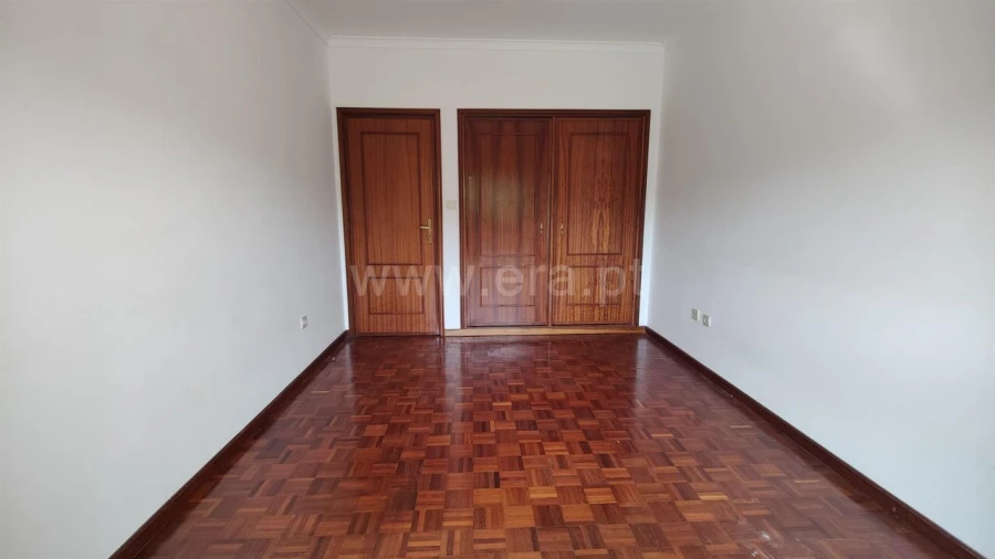 Apartamento T2 para Venda em Vilar de Andorinho Foto 12