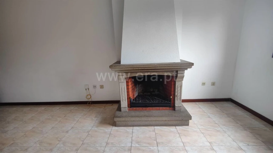 Apartamento T2 para Venda em Vilar de Andorinho Foto 7