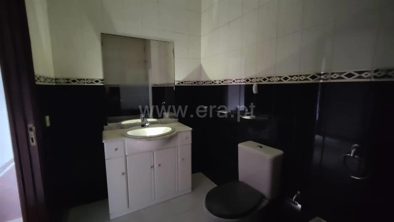 Apartamento T2 para Venda em Vilar de Andorinho Foto 14