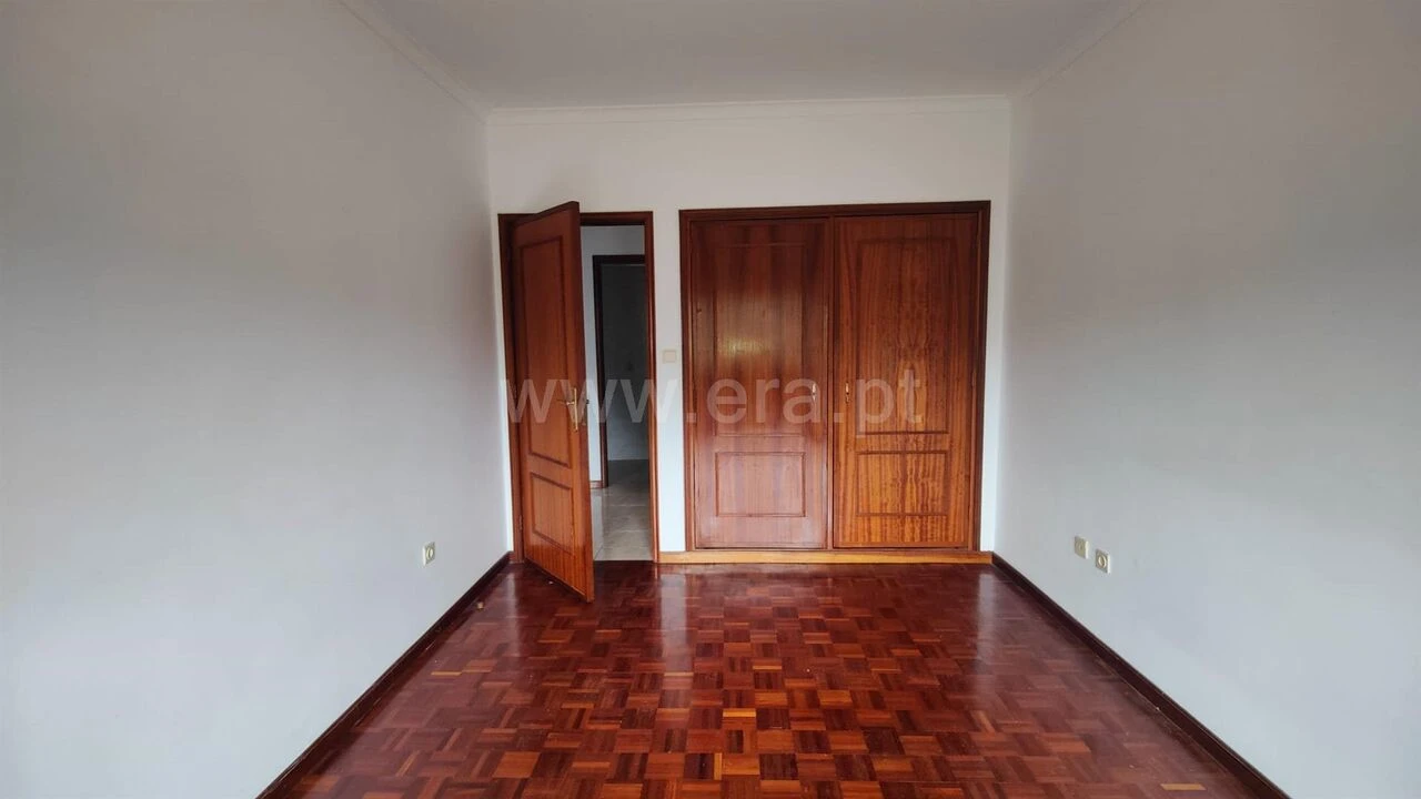 Apartamento T2 para Venda em Vilar de Andorinho Foto 10