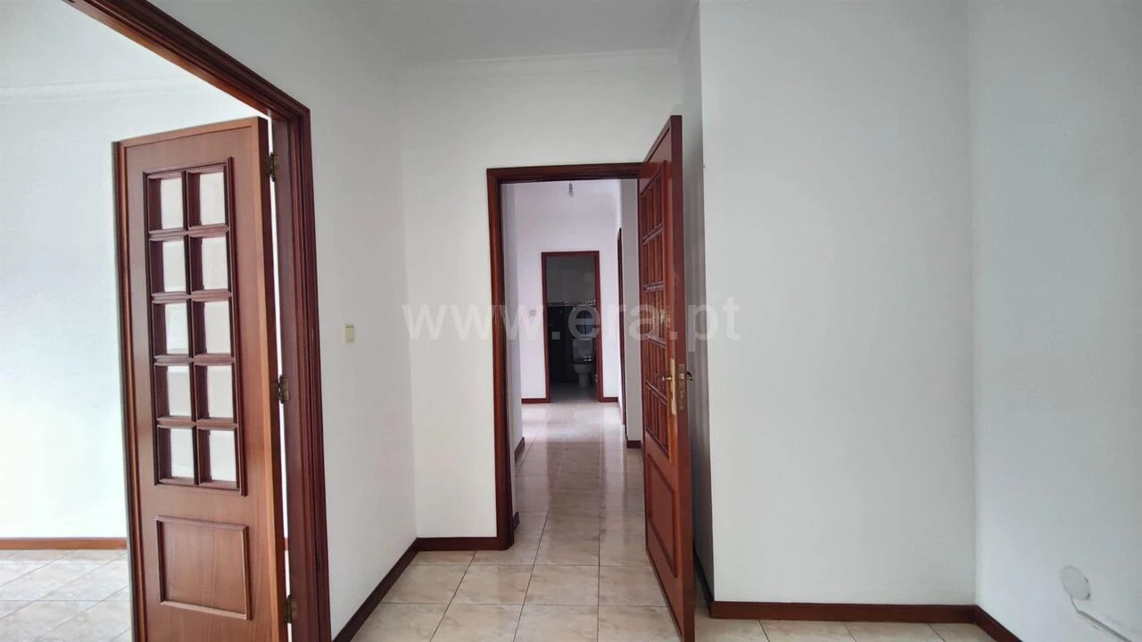 Apartamento T2 para Venda em Vilar de Andorinho Foto 17