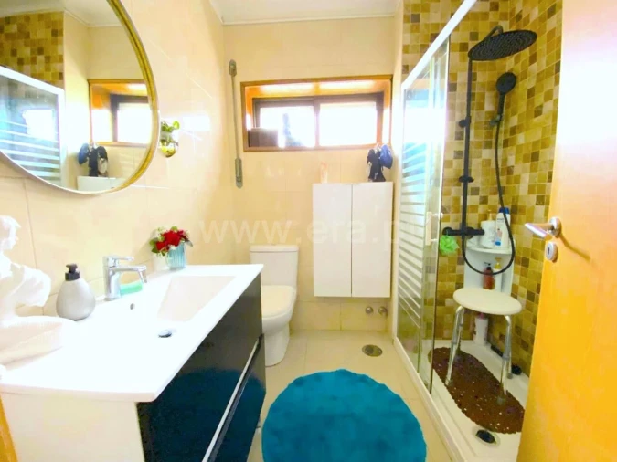 Moradia T3 para Venda em Oliveira do Douro Foto 7