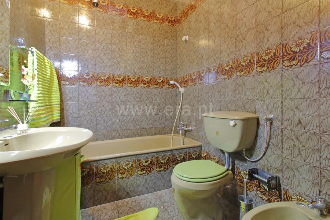 Moradia T4 para Venda em Oliveira do Douro Foto 18