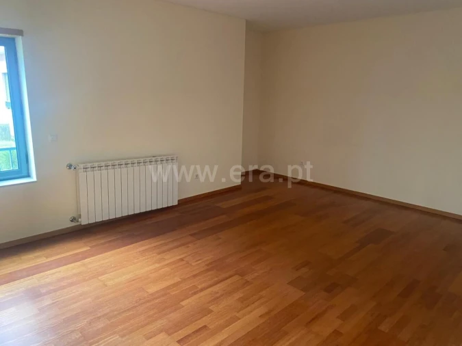 Apartamento T1 para Venda em Oliveira do Douro Foto 5