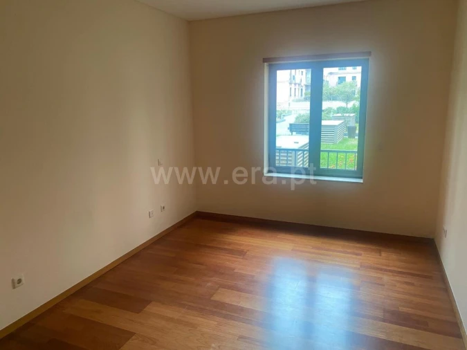 Apartamento T1 para Venda em Oliveira do Douro Foto 9