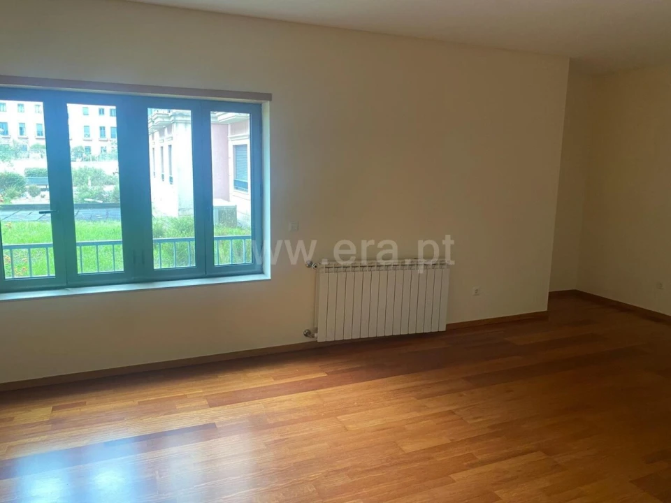 Apartamento T1 para Venda em Oliveira do Douro Foto 4